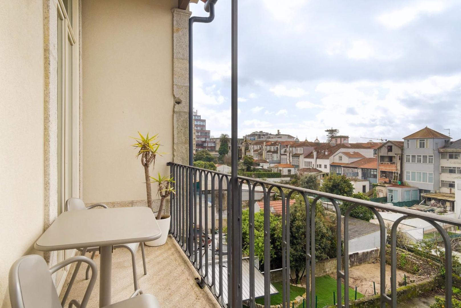 Guestready - Urban Oasis With Private Balcony Apartment Porto Ngoại thất bức ảnh